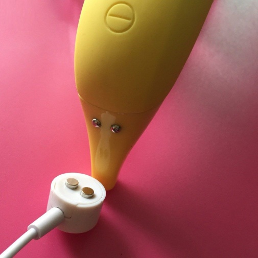Aimec - 香蕉形振動器 照片